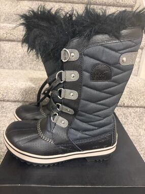 Sorel Black Quilted Faux Fur Lace-Up Winter Boots